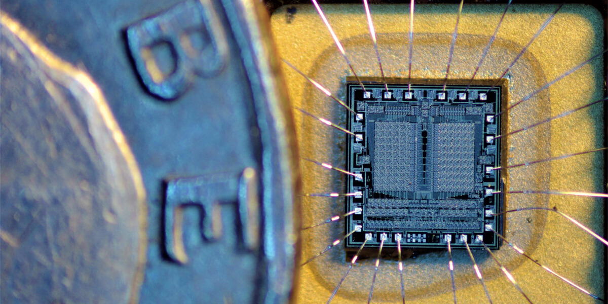 Macro of an integrated circuit bondwires - USWCboy